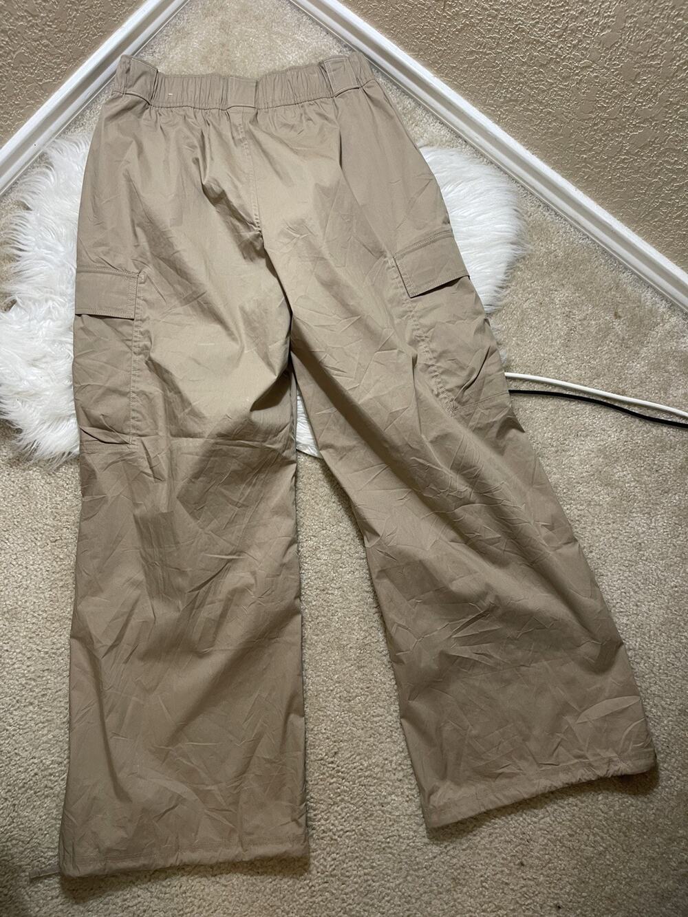 Nike Woven Cargo Pants Women's Sz M High Waisted Loose Fit Beige FV4969-247